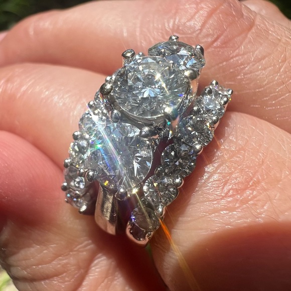 Diamond ring - Picture 3 of 8